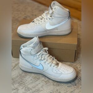 Nike Air Force 1 High ’07 – White/Grey Reflective Swoosh
Men’s 11 – Great Shape